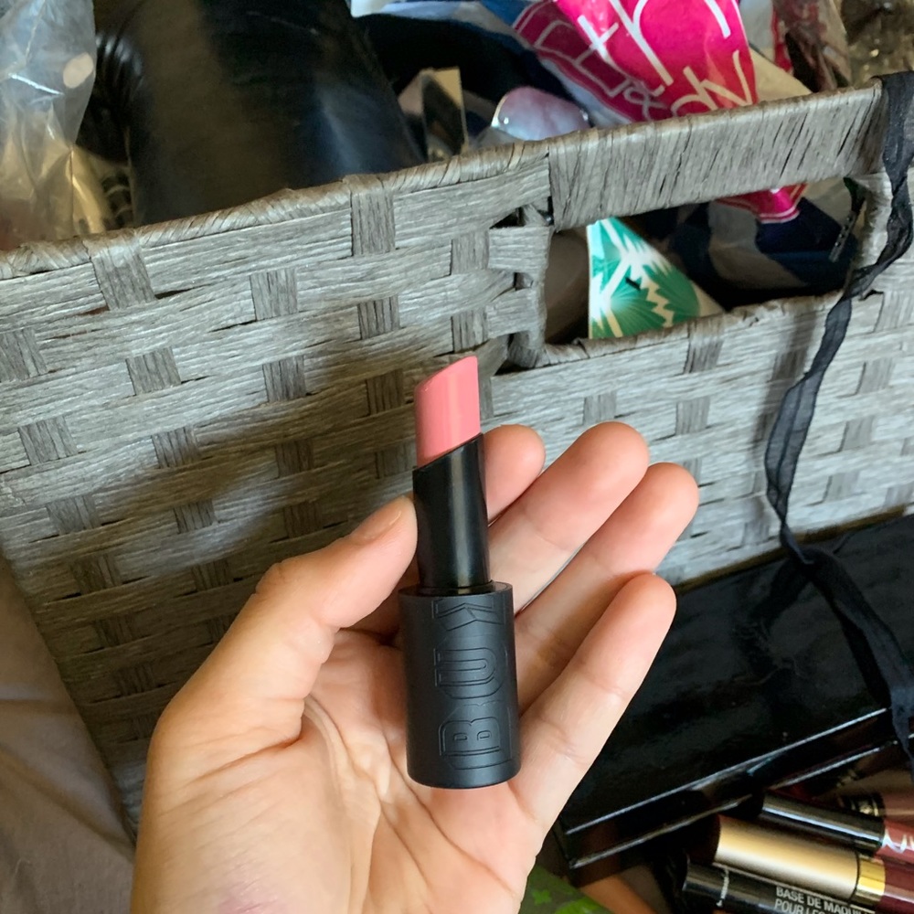Naturally daring lipstick- buxom